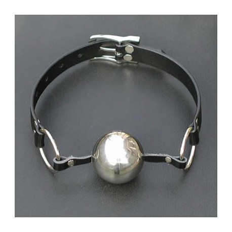 Skórzany knebel ze srebrną metalową kulką 